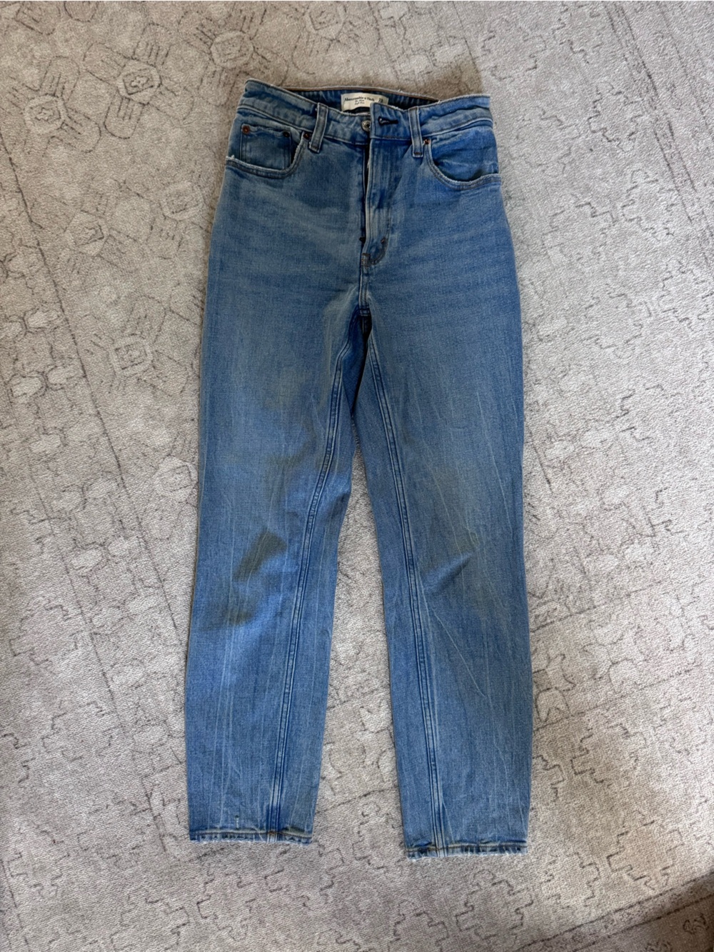 Abercrombie & Fitch- The Mom High Rise, Curve Love, 23R/000
